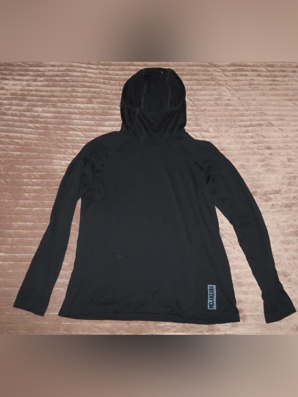 Melanzana Black Women's Lightweight Hooded Long-Sleeve Top